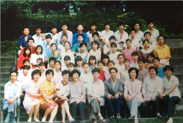 泸州四中初八九级毕业合影.png